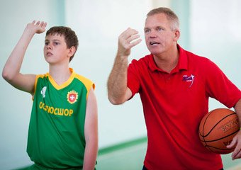 Тренери з США провели семінар з баскетболу