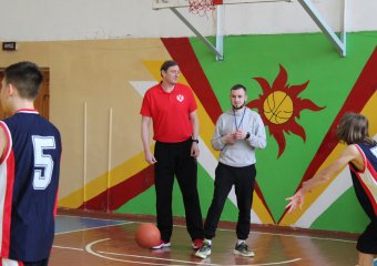 Директор ОСДЮСШОР Рівненщина Сергій Ліщук провів тренування з баскетболу для учнів Рівненського ліцею #12