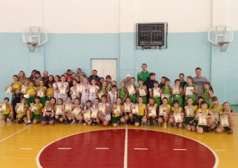 Юні рівнянки перемогли в Новорічному фестивалі з міні-баскетболу